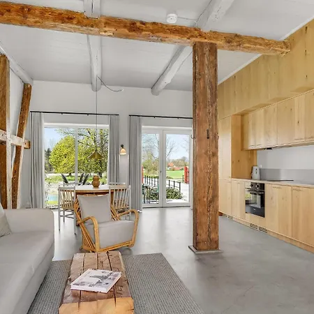 1 Bedroom Cozy In Apartment