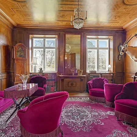 1 Bedroom Cozy In Apartment